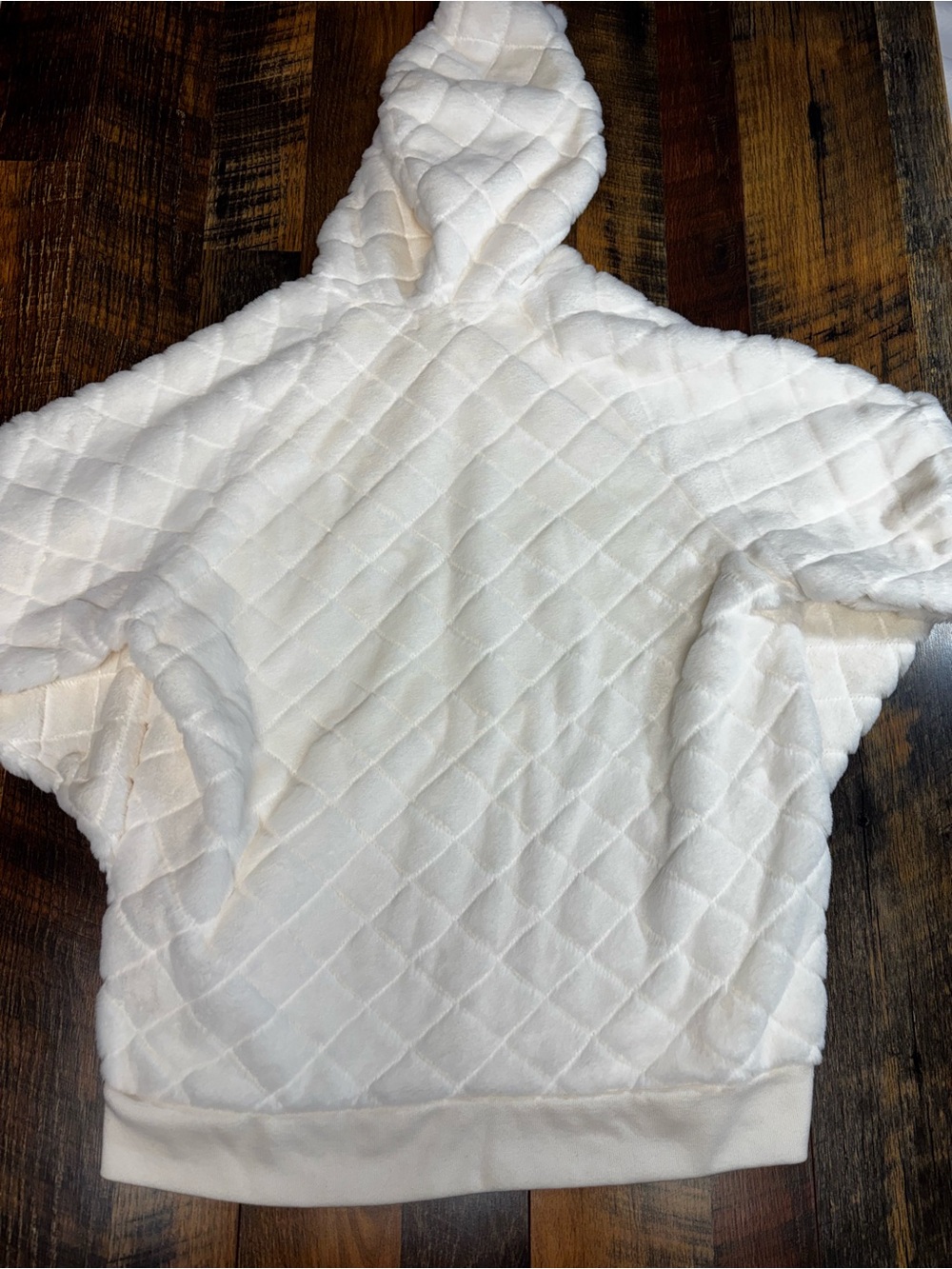 BKE Quilted off-white ultra soft faux fur drawstring Hooded size medium NWT - Picture 6 of 7